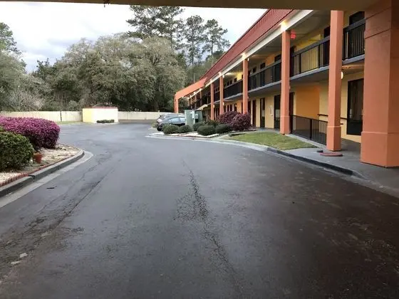 Americas Best Value Inn Hinesville