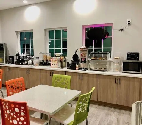 Americas Best Value Inn Houston Willowbrook - Kahvaltı