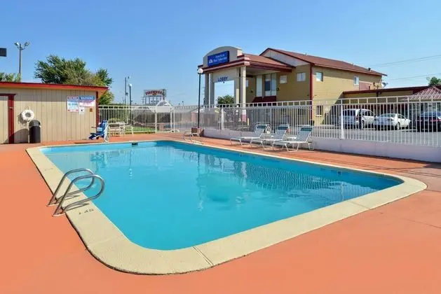 Americas Best Value Inn - I-44 West - Rt 66 - Havuz