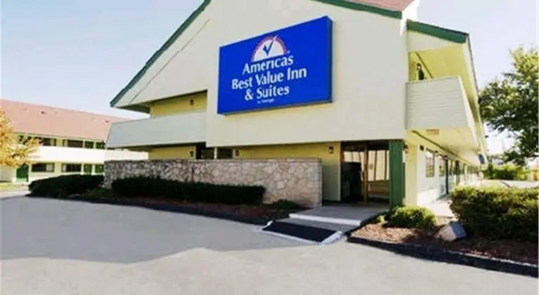 Americas Best Value Inn - Kansas City East / Independence