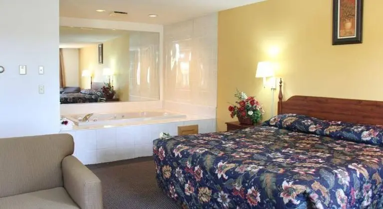 Americas Best Value Inn Lake Mills