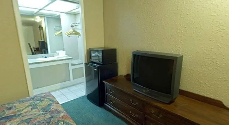 Americas Best Value Inn Lansing