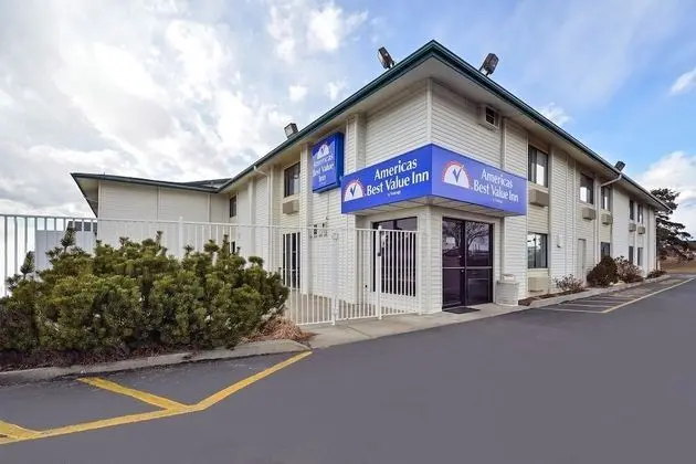 Americas Best Value Inn Lincoln Airport - Dış Mekan