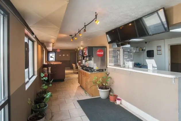 Americas Best Value Inn Lincoln Airport - Yerinde Yemek