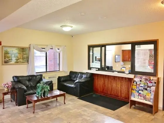 Americas Best Value Inn Livonia Detroit - Lobi