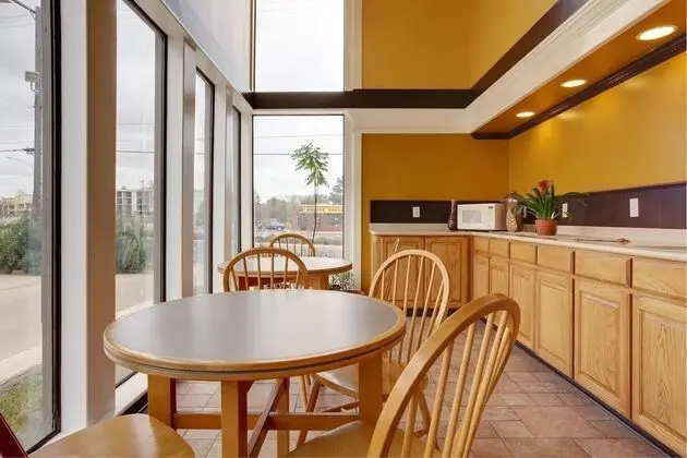 Americas Best Value Inn Longview - Genel