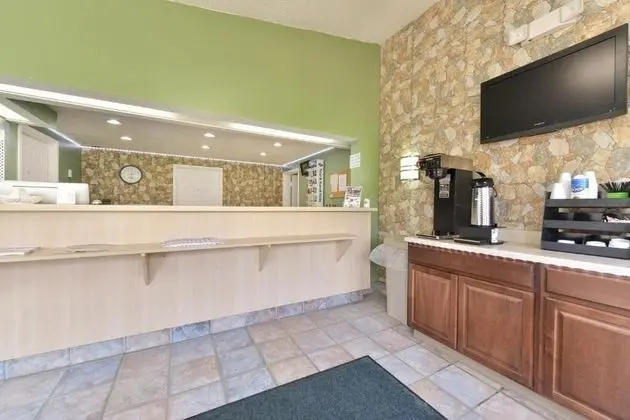 Americas Best Value Inn - Mentor - Lobi