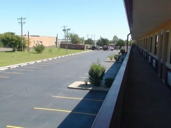 Americas Best Value Inn Oklahoma City at I-35 N