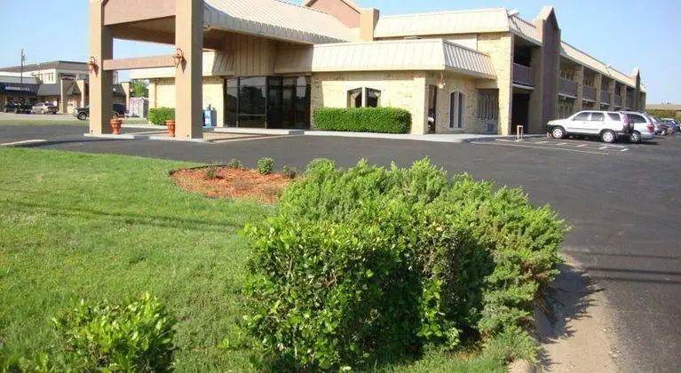 Americas Best Value Inn-Paris