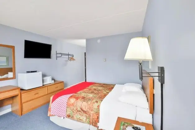 Americas Best Value Inn Pipestone - 1