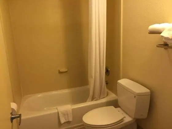 Americas Best Value Inn - Stamford - Banyo Özellikleri