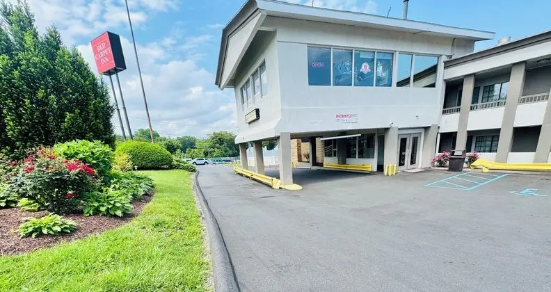 Americas Best Value Inn - Stamford - Dış Mekan