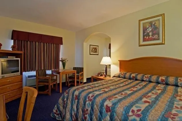 Americas Best Value Inn & Suites-Bush Int'l Airpor - Genel