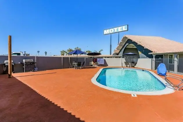 Americas Best Value Inn & Suites El Centro - Havuz