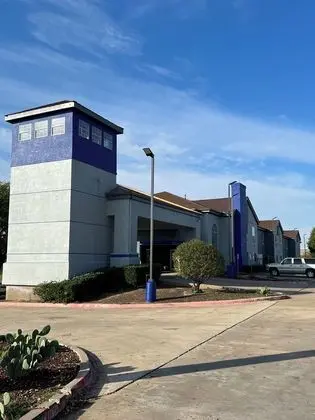 Americas Best Value Inn & Suites-Haltom City/Ft. Worth