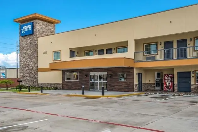 Americas Best Value Inn & Suites Houston at Hwy 6 - Dış Mekan