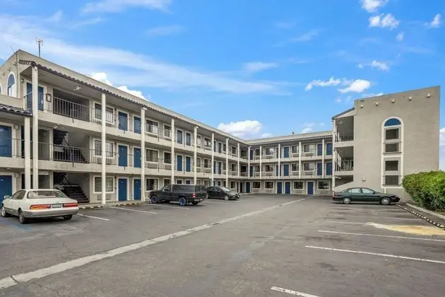 Americas Best Value Inn & Suites - Dış Mekan