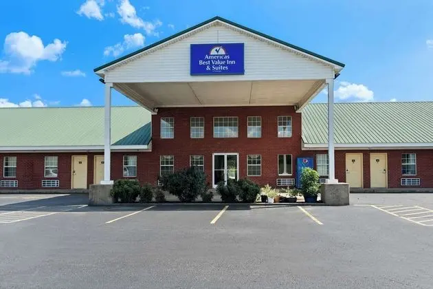 Americas Best Value Inn & Suites Mt. Pleasant - 1