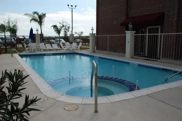 Americas Best Value Inn & Suites Port Arthur - Havuz