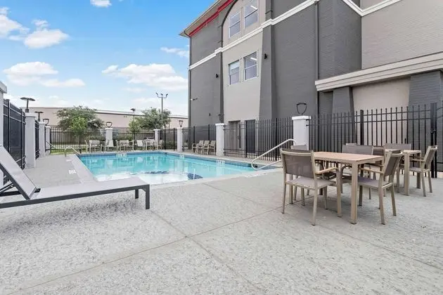 Americas Best Value Inn & Suites Port Arthur - Havuz