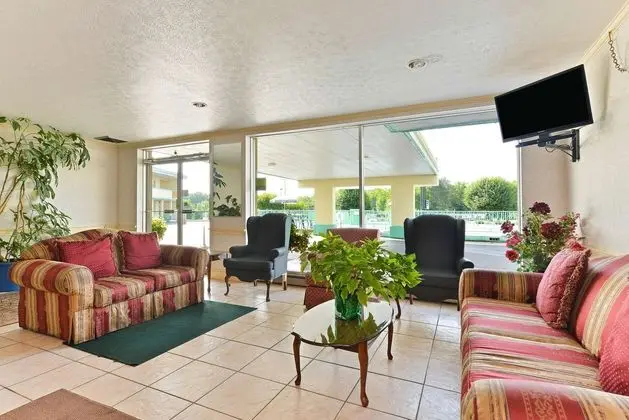 Americas Best Value Inn & Suites - South Boston - Lobi