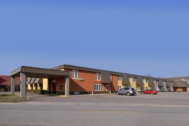 Americas Best Value Inn & Suites-St. Cloud