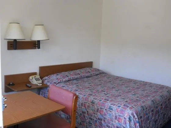 Americas Best Value Inn & Suites-Walker/Grand Rapids North