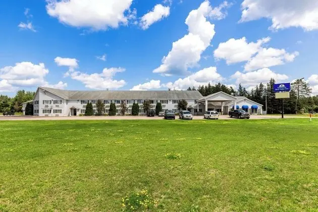 Americas Best Value Inn - Tahquamenon Country