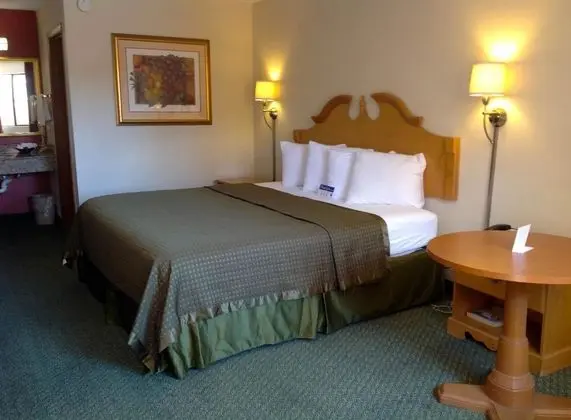 Americas Best Value Inn - Tulsa Airport