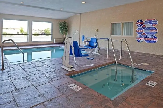Americas Best Value Inn-Westmorland - Havuz