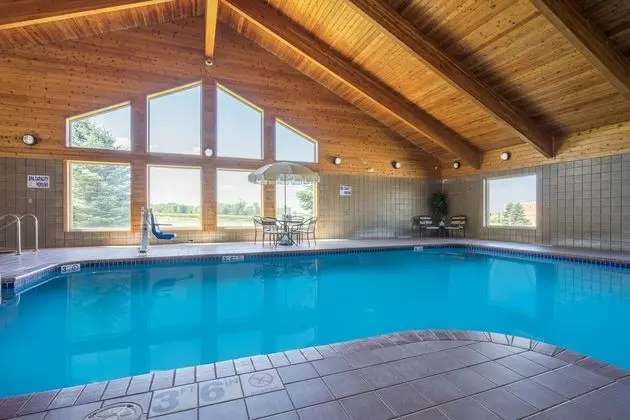 AmericInn Lodge & Suites Baldwin