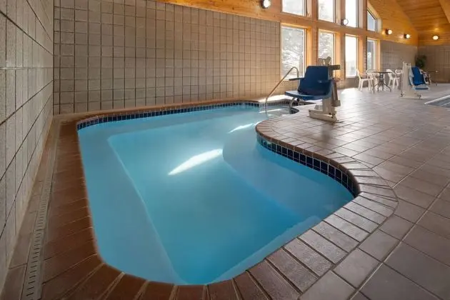 AmericInn Lodge & Suites Baldwin - Havuz