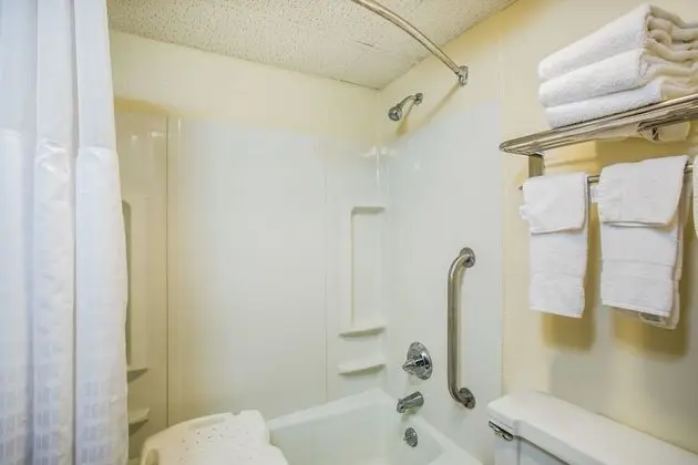 AmericInn by Wyndham Baxter Brainerd - Banyo Tipleri