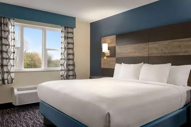 AMERICINN BY WYNDHAM DODGEVILLE