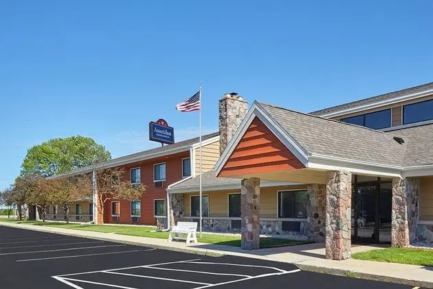 AmericInn by Wyndham Elkhorn Near Lake Geneva