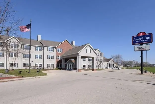 AmericInn by Wyndham Fulton Clinton
