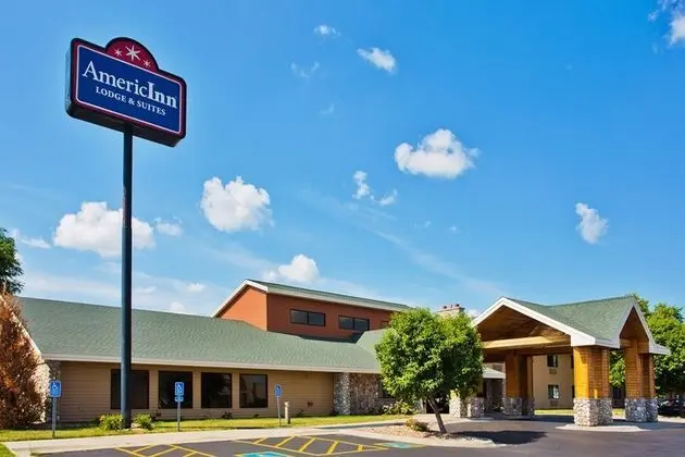 AmericInn by Wyndham Lincoln North