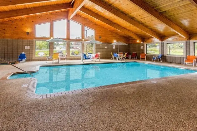 AmericInn by Wyndham Proctor Duluth Black Woods - Havuz