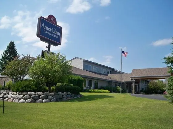 AmericInn by Wyndham Rhinelander - Dış Mekan