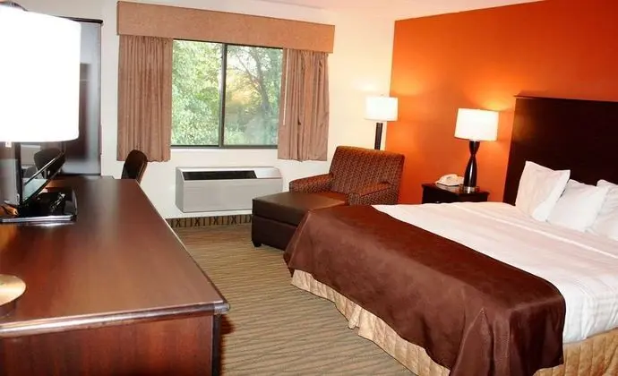 AmericInn by Wyndham Rogers
