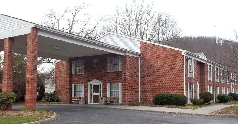 Americourt Hotel and Suites - Elizabethton - 1