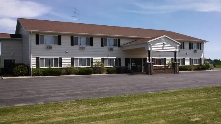 AmeriVu Inn and Suites