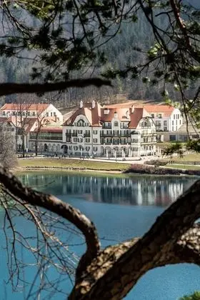 AMERON Neuschwanstein Alpsee Resort & Spa - Dış Mekan