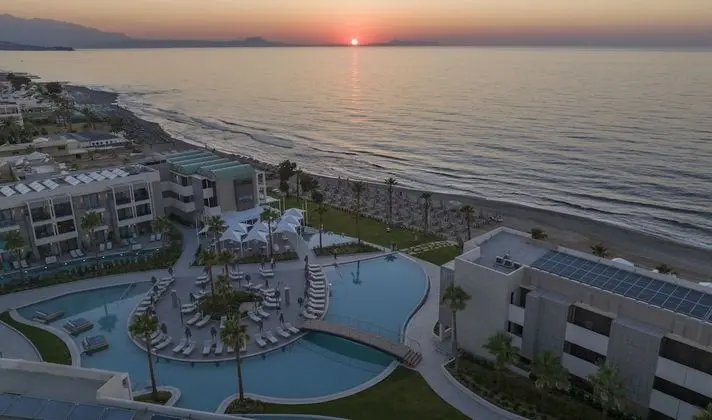 AMIRA LUXURY RESORT & SPA