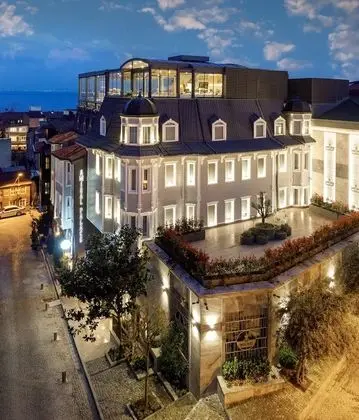 Amiral Palace Hotel