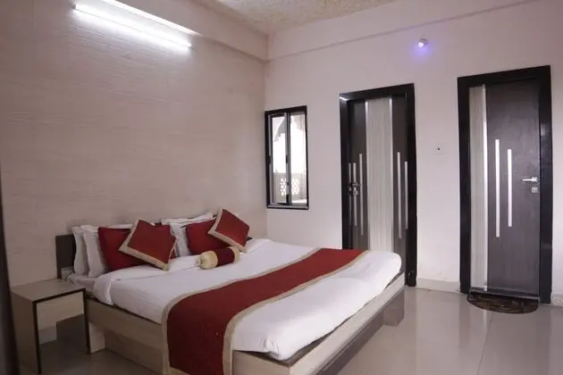 Hotel Amit Palace