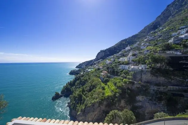 Amore Rentals - Villa Lauro With Heated Jacuzzi Sea View and Gym