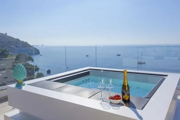 Amore Rentals - Villa Neranyum With Private Pool Sea View Jacuzzi and Parking