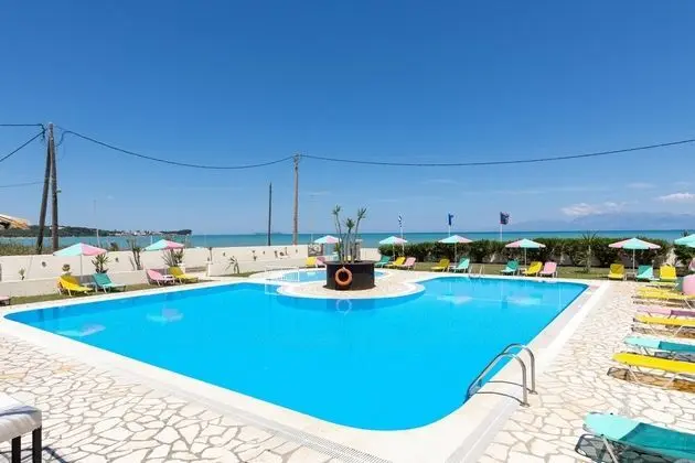 Amorossa Beachfront Village by Konnect - Havuz