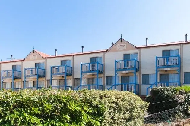 Amos House and Swansea Ocean Villas